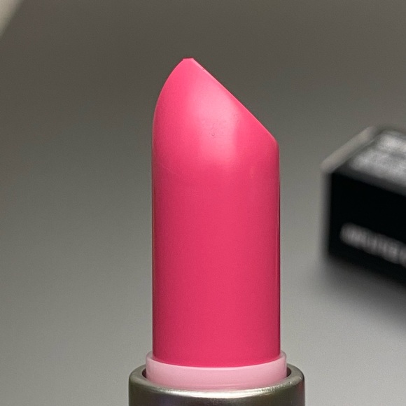 MAC “Do Not Disturb” Lipstick - Picture 4 of 7